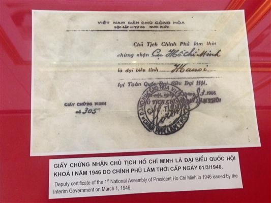 Ausstellung über Ho Chi Minh und Parlamentswahlen - ảnh 1